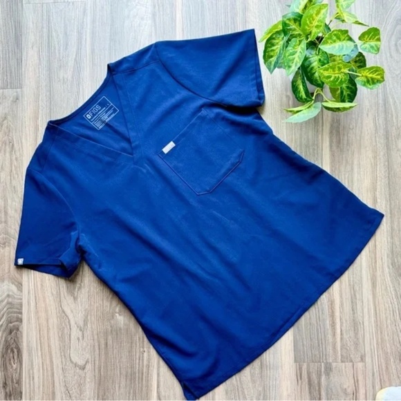 FIGS Technical Collection Catarina One-Pocket Scrub Top Classic Fit – Size L - Picture 11 of 13